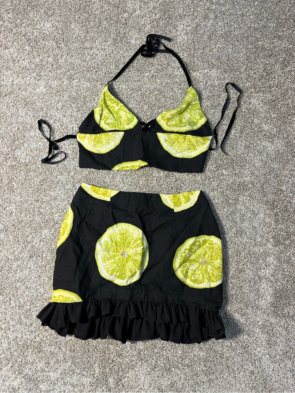 Silk Club Collection Women’s Black Yellow Fruit Halter 2-Piece S Lined